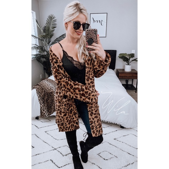 Sweaters - Leopard print teddy cardigan pockets faux fur